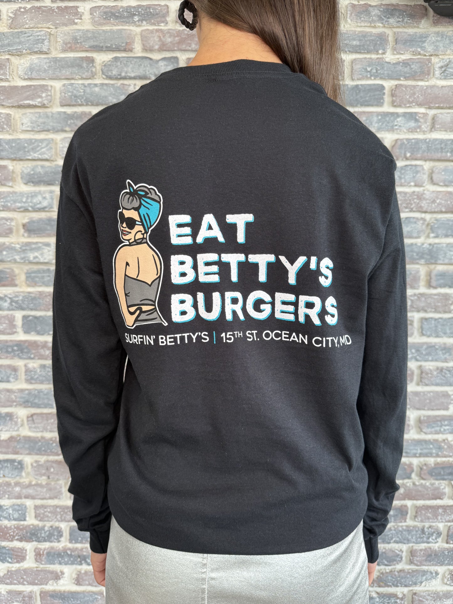 BETTYS ORIGINAL LOGO LONG SLEEVE