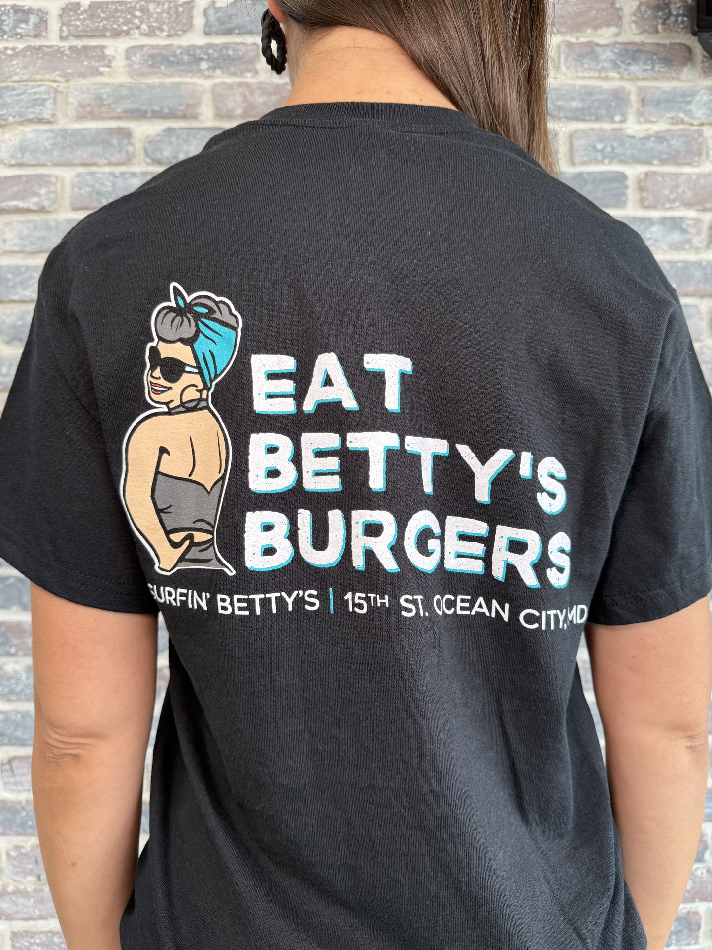 BETTYS ORIGINAL LOGO TEE