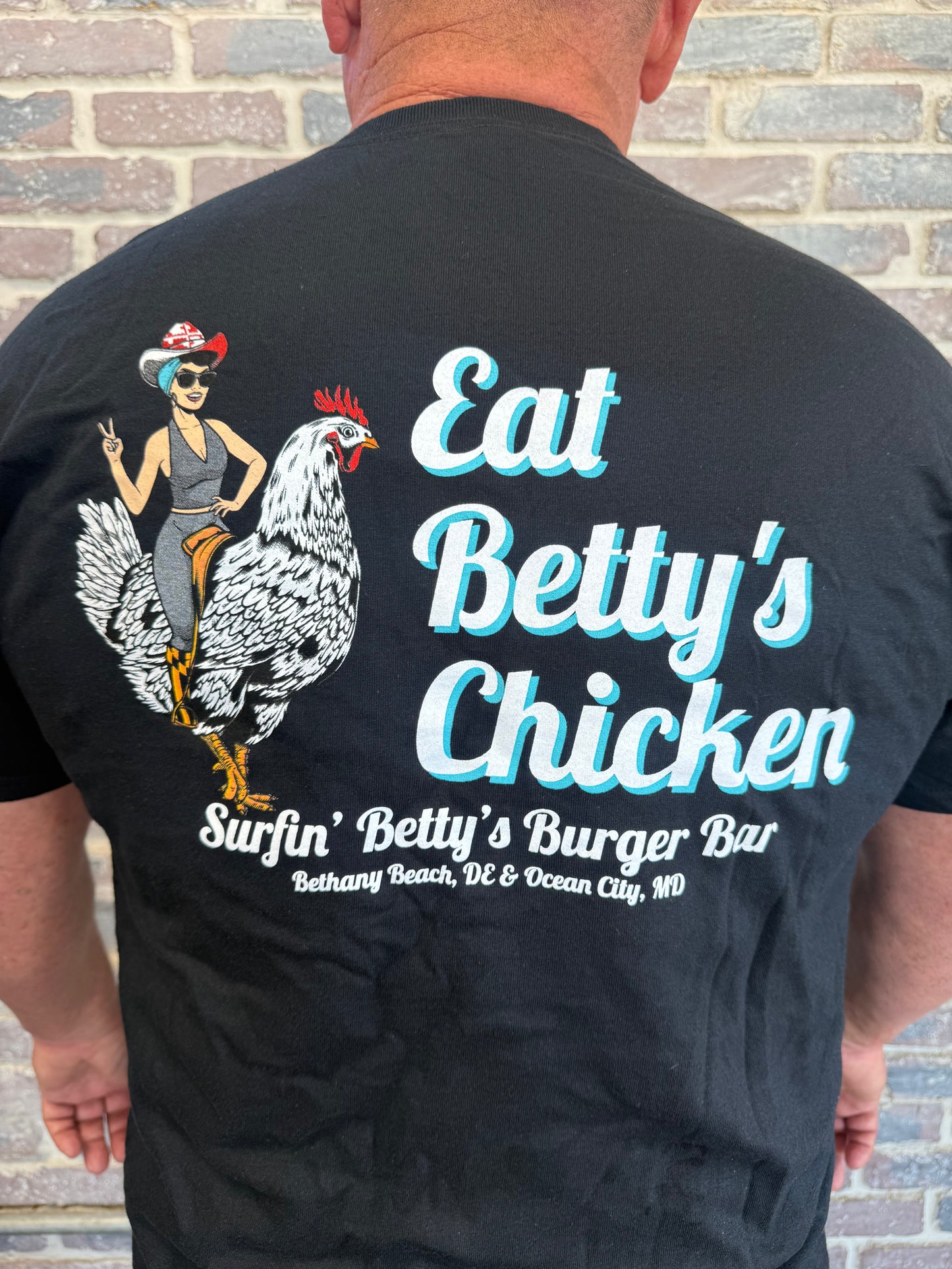EAT BETTYS CHICKEN LOGO TEE